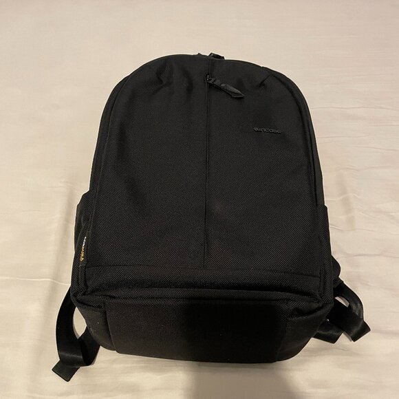 INCASE Tracks Backpack with Cordura® 18L Black - Picture 1 of 9
